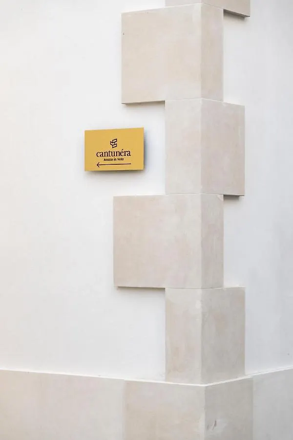 Cantunera Rooms Noto Italien